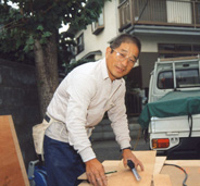 茅ヶ崎,鎌倉,藤沢の屋根修理は トステム認定施工店 屋根プロ１１０番 １８歳から大工一筋のムラカミ