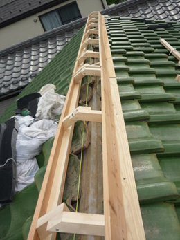 屋根修理の写真３　成田市,佐倉市の雨漏り・屋根・瓦・棟・修理・葺き替え 工事なら屋根プロ１１０番