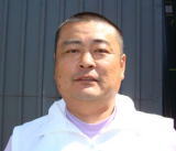 屋根工事担当の吉田です。武蔵野市、三鷹市の屋根工事・外壁工事・雨漏りは武蔵野ルーフ(有)石井商店へ