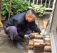 造園・外構・塗装担当のキリヤマです。 茅ヶ崎,鎌倉,藤沢の雨漏り・屋根・瓦・棟・修理・葺き替え 工事なら屋根プロ110番 トステム認定施工店