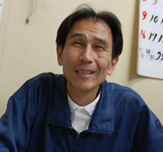 材料卸の責任者のヤスタケです 茅ヶ崎,鎌倉,藤沢の雨漏り・屋根・瓦・棟・修理・葺き替え 工事なら屋根プロ110番 トステム認定施工店