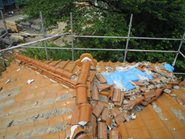 屋根修理の写真１　成田市,佐倉市の雨漏り・屋根・瓦・棟・修理・葺き替え 工事なら屋根プロ１１０番